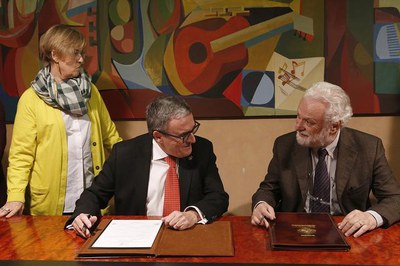 El paer en cap i Francesco Tonucci han signat l'adhesió de Lleida a la xarxa internacional de "Ciutats dels nens i les nenes"..