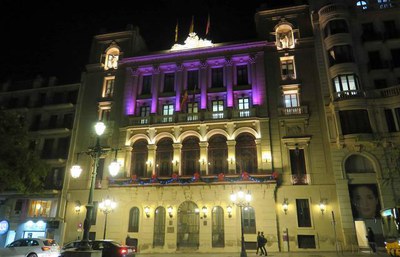 Amb aquest color se simbolitza la lluita contra la violència de gènere.