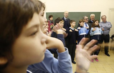 Durant el decurs de la gimcana, els alumnes han participat en quatre tallers dirigits per voluntaris de diferents entitats de persones amb discapacit….