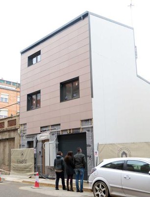 Un habitatge de tres plantes, el més alt d'aquestes característiques a Lleida.