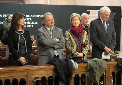 La tinent d'alcalde Parra i els regidors Cerdà i López han acompanyat el president dels pessebristes, Àngel León.
