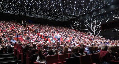 El Teatre de la Llotja s'ha tornat a omplir amb una nova edició del Christmas.cat.
