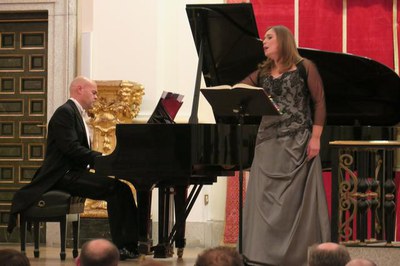 La mezzosoprano Marta Infante i el pianista Jorge Robaina interpretant Granados,.