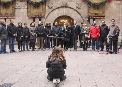 L’alcaldessa accidental, Montse Mínguez, ha fet una crida per la pau i contra la violència en la concentració silenciosa que s’ha fet aquest migdia a….
