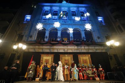 Recepció als Reis d'Orient davant de la Paeria.