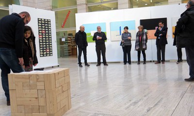 En primer terme, 'Geometria del caos', la proposta de Gara Basili en aquesta biennal.