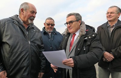 UP ha lliurat el Manifest en defensa de la pagesia a l'alcalde de Lleida, À.Ros.