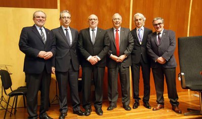Els dos presidents del Consell posen amb el conseller, el rector, l'alcalde i el president provincial.