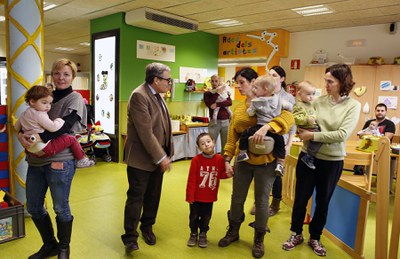 L’alcalde Ros ha visitat la ludoteca municipal de l'Albarés a La Bordeta.
