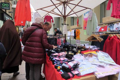 El Mercat de les Rebaixes de l'Eix atreu milers de visitants.