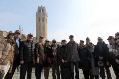 Alcalde, regidors i altres polítics amb la consellera Munté en arribar a la Seu Vella.