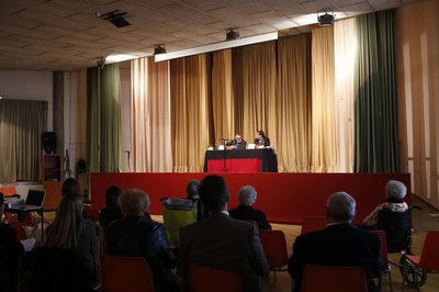 L’alcalde de Lleida, Àngel Ros, ha estat l’encarregat d’obrir les primeres jornades Centre Geriàtric Lleida amb el títol “Demències: què fem?”.