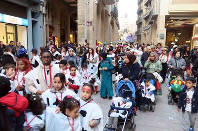 La rua participativa és una iniciativa de les entitats del Centre Històric.