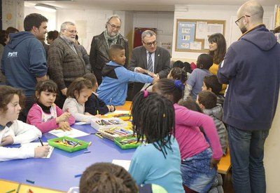 Ros ha visitat les diferents aules que acullen els 70 infants i joves (entre 4 i 17 anys) que assisteixen al centre de dilluns a divendres de 17.00 a….
