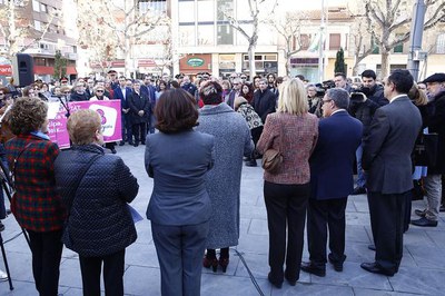 Durant l'acte institucional s'ha llegit el manifest i alumnes del Conservatori Municipal de Lleida han interpretat dues peces musicals.