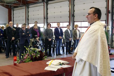Tradicional missa al parc de bombers en honor de Lleida al seu patró, Sant Joan de Déu.