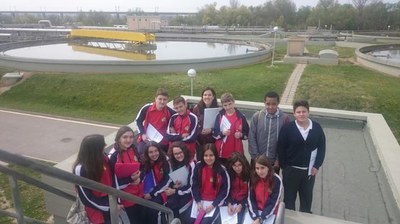 Alumnes de l’escola Santa Anna han visitat la depuradora de Lleida amb motiu del Dia Mundial de l'Aigua.
