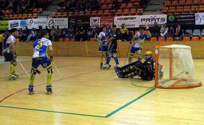 Darío Giménez, autor d'un 'hat trick', marcant un dels seus gols.
