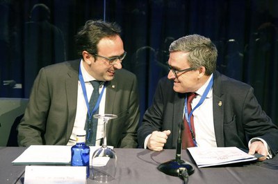 El conseller Rull i l'alcalde Ros, en l'acte de cloenda de la jornada FERRMED Lleida, a la Llotja.