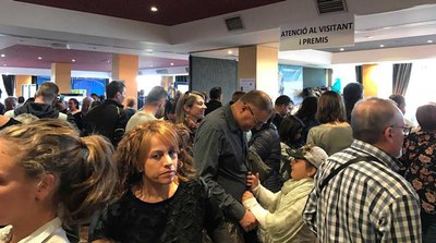 Un nombrós públic s'ha donat cita en el Saló del Viatge i les Vacances.