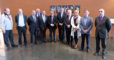 El paer en cap i els regidors amb el pregoner i els representants de les confraries i cases regionals de Lleida.