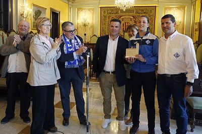 Ros ha felicitat el president del club, Sergio González; l’entrenador de l’equip, Dani Rodrigo, i tota la junta directiva, alhora que ha reconegut el….