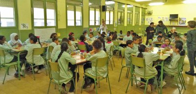 Els escolars coneixen els beneficis de la dieta mediterrània i de l’activitat física a través del programa Esmorzars Saludables, que promou la Paeria….