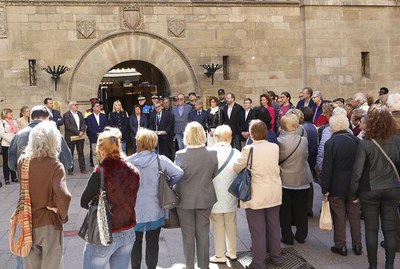 Lleida mostra la seva solidaritat amb França pel tiroteig a París.