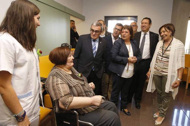 Dolors Bassa també ha ratificat el compromís de crear 12 places concertades aquest mateix any pel Centre de Dia i Residència de Santa Clara