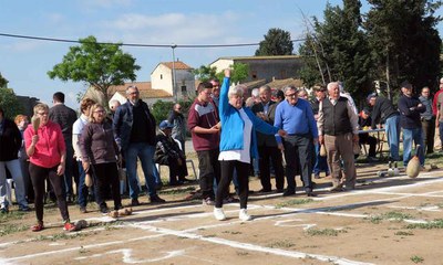 També hi ha hagut competició de bitlles femenina.