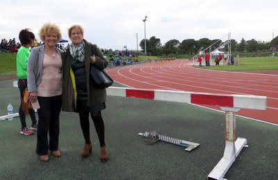 La tinent d'alcalde Montse Parra i la regidora Culleré han assistit a l'estadi d'atletisme aquesta tarda.