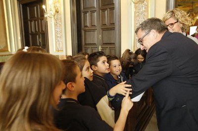 El Saló de Sessions de la Paeria ha acollit la presentació d’aquest projecte que han fet els nens i les nenes durant aquest curs amb el qual han reco….