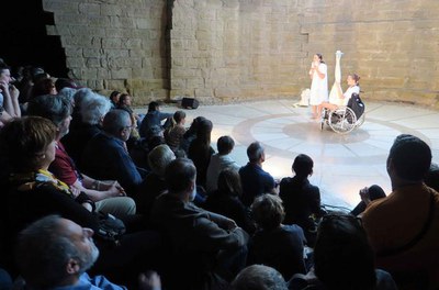 'Cospress', de Kimani, ha actuat al Museu de la plaça Sant Joan.