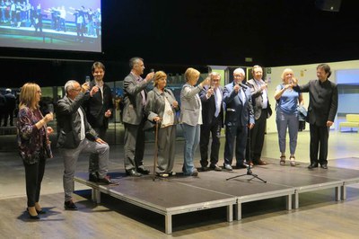 Institucions i creadors brinden per l'èxit de la producció amb dos néts de Granados.