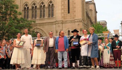 L'alcalde Ros ha felicitat als grups la seva actuació.