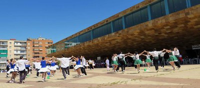 La plaça de la Llotja acull el concurs des que es va urbanitzar.