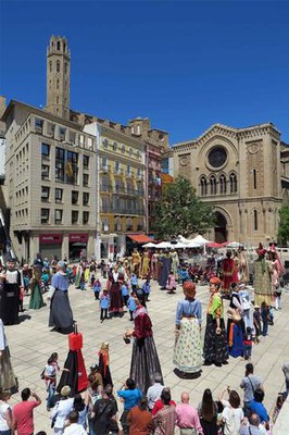La cercavila ha finalitzat amb la ballada de gegants a la plaça Sant Joan.