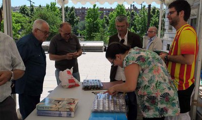 La trobada de plaques de cava ha tingut lloc a la plaça Sant Francesc.