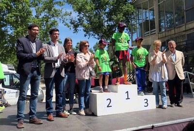 La tenista Ares Teixidó ha col·laborat lliurant guardons als primers classificats.