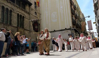 La desfilada ha començat a l’edifici del Roser, al carrer Cavallers, per acabar a la plaça de Sant Joan, després de recórrer el carrer Major.