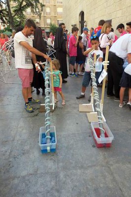 L’objectiu de la fira és trametre a la canalla que la ciència és divertida.