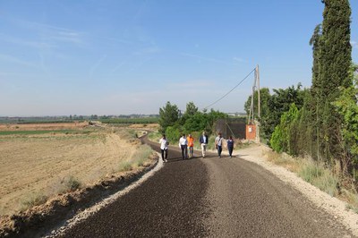 El tinent d’alcalde Fèlix Larrosa ha visitat aquests treballs que formen part del projecte de millora del ferm i de la seguretat de camins de l’Horta….