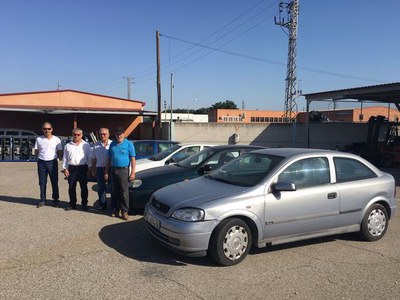 El tinent d’alcalde Joan Gómez, acompanyat per pel president de l’entitat, Lluís Companys, han anat aquest matí a les dependències del Dipòsit Munici….