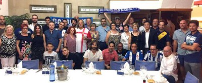 Foto de família dels aficionats de l'Espanyol que s'han integrat en la penya.