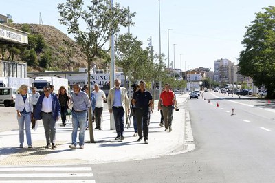 Es construeix carril bicicleta fins el polígon Creu del Batlle i es planten uns 800 unitats de pins, alzines i roures.