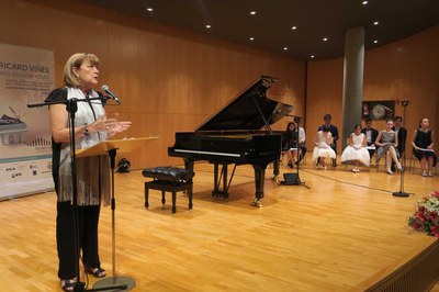 Sara Mestres, en el lliurament de premis del 1st Ricard Viñes Piano Kids and Youth, a l'Auditori Municipal Enric Granados.