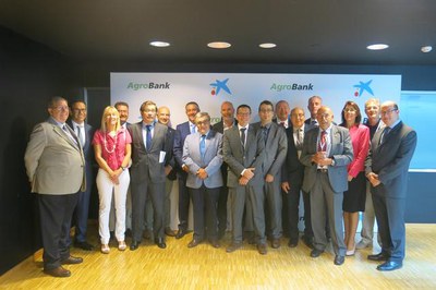 Les autoritats i ponents que han participat en la Jornada d'Agrobank..