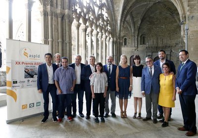 L'alcalde ha felicitat els guardonats i les guardonades i els ha agraït la tasca que han dut a terme i que els han fet mereixedors dels premis per la….