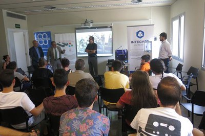 El paer en cap ha incidit en què el Parc Científic impulsa iniciatives d’aquest tipus amb la finalitat de potenciar l’ús de les noves tecnologies i l….