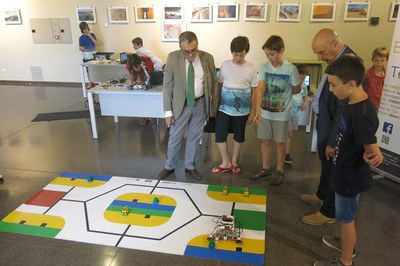 El paer en cap també ha visitat aquest campus en què els participants, de 6 a 9 anys, han utilitzat el material LEGO WeDo 2.0 i els de 10 a 16 anys, ….